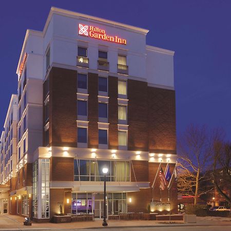 Hilton Garden Inn Фолс Черч Экстерьер фото