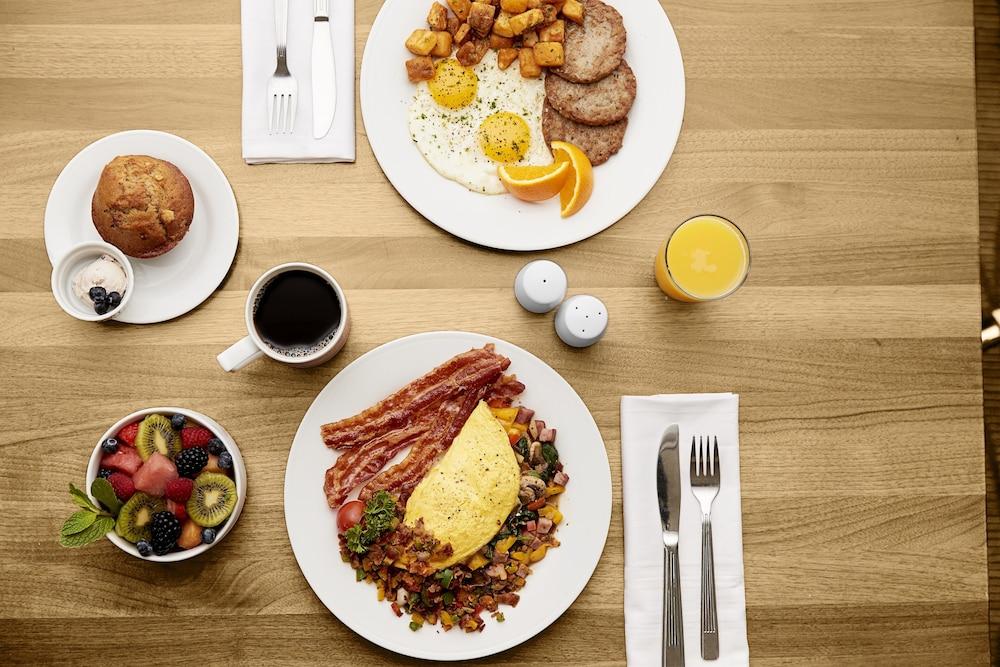 Hilton Garden Inn Фолс Черч Экстерьер фото