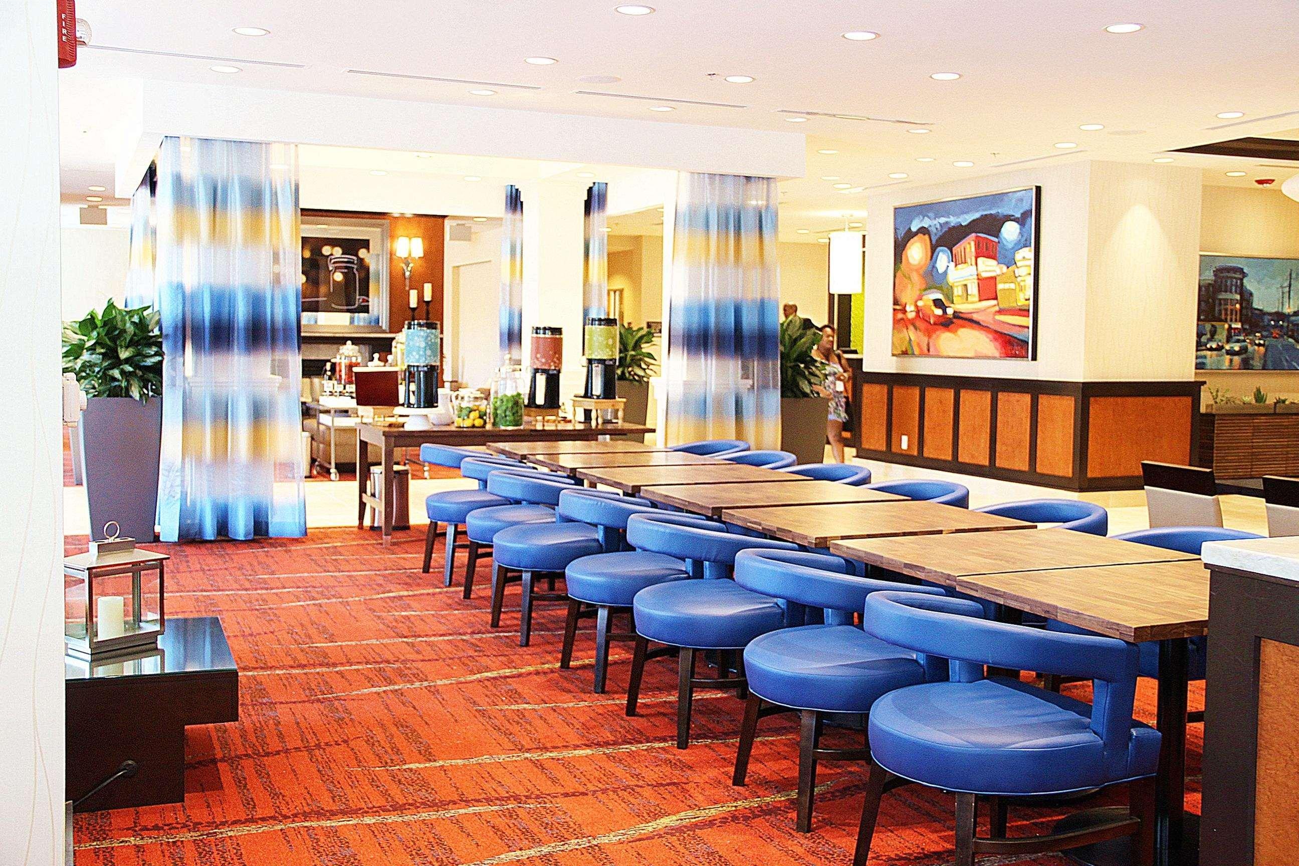 Hilton Garden Inn Фолс Черч Экстерьер фото