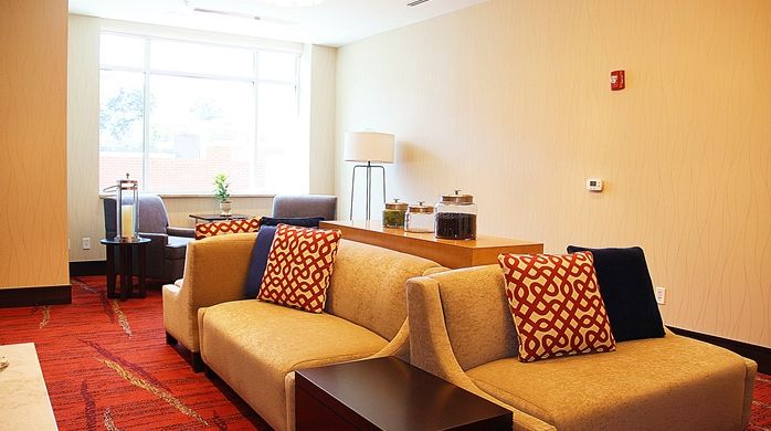 Hilton Garden Inn Фолс Черч Экстерьер фото