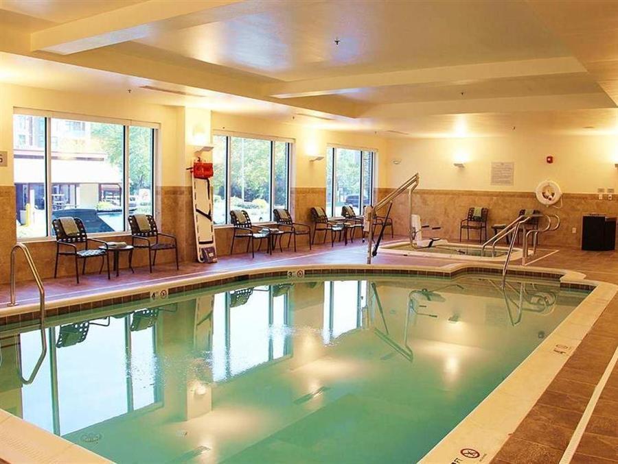 Hilton Garden Inn Фолс Черч Экстерьер фото